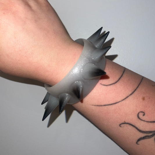 UGLIES BLACK SPIKE CUFF