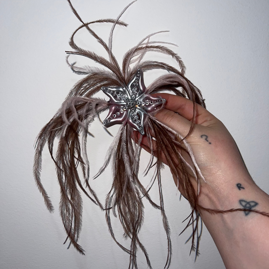 SMALL BROWN OSTRICH FEATHER CLIP