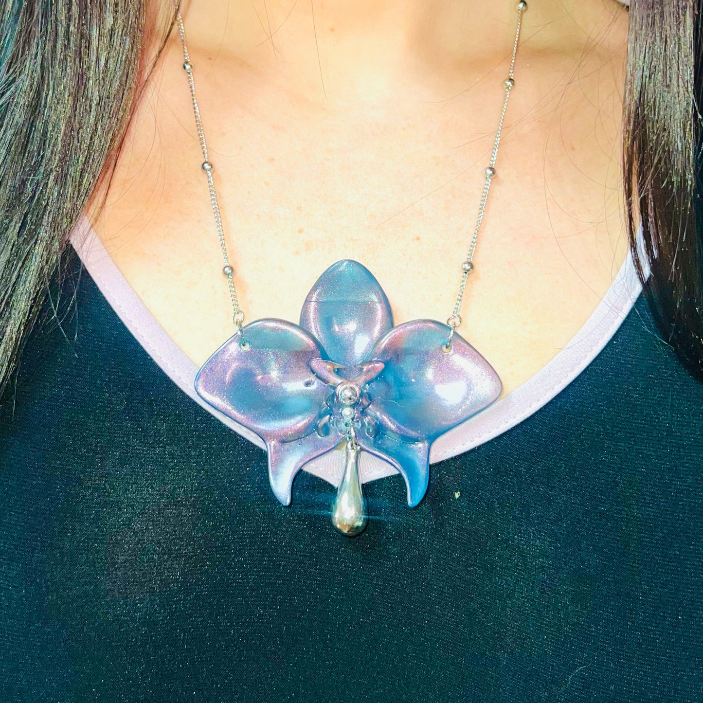 COLORSHIFT TEARDROP ORCHID NECKLACE